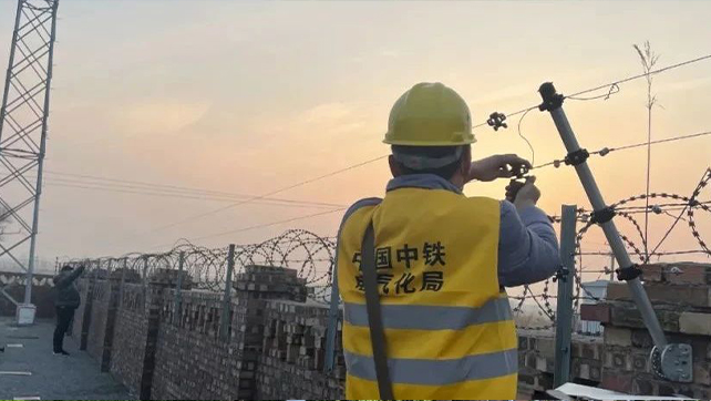 河北铁路50多个变电站解锁多种安装方式！